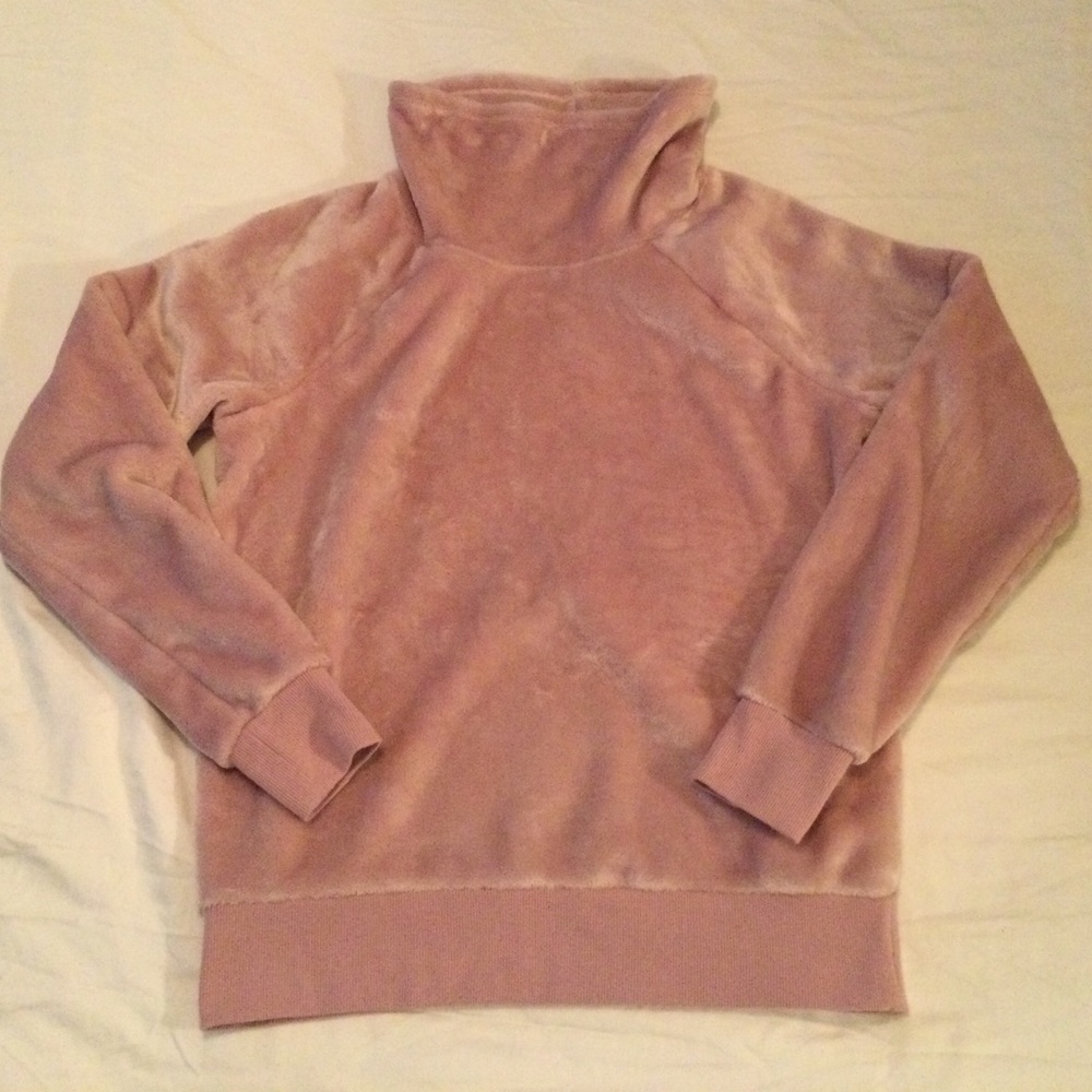 GAIAM PLUSH SWEATSHIRT.